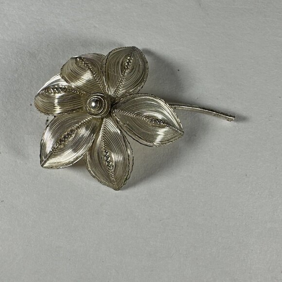 Silver Wire Mesh Six Leaf Flower - Picture 2 of 10